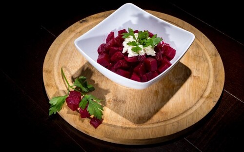 SALATA DE SFECLA ROȘIE CU HREAN